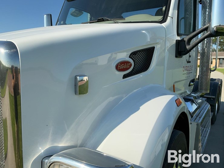 2019-peterbilt-567-image-10