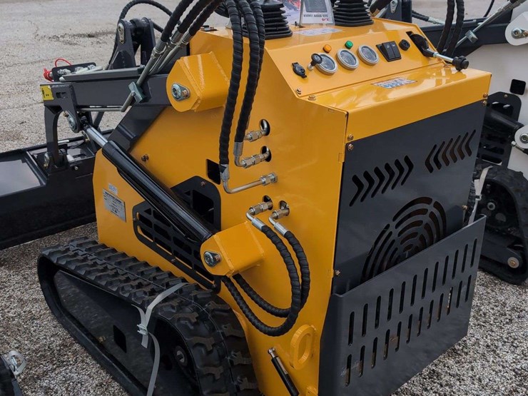zjg-mini-skid-steer-loader-zj-380-(yellow)---15hp-image-6