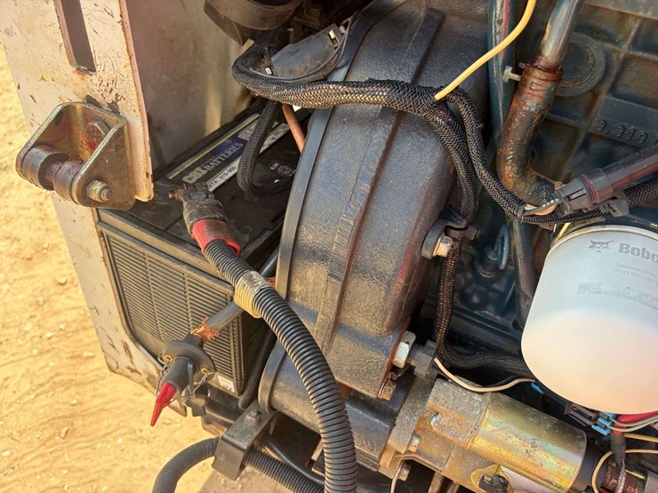 bobcat-t300-image-25