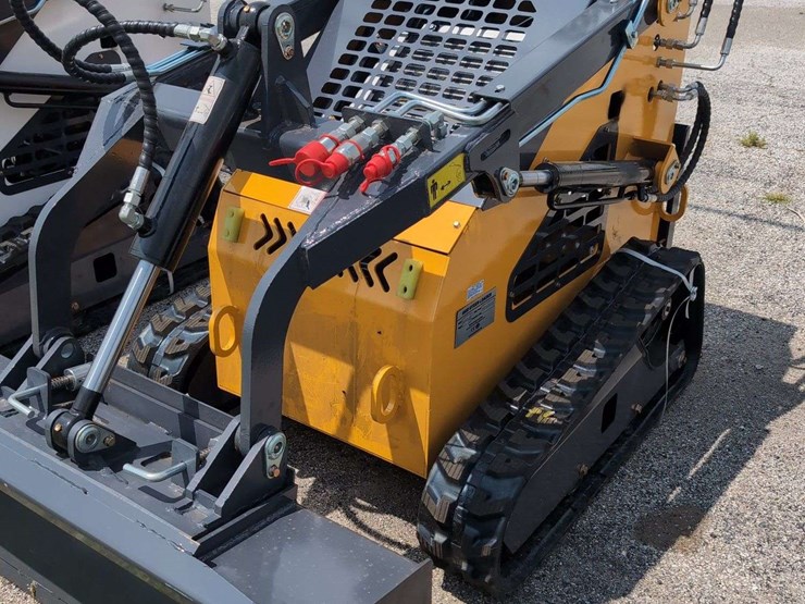zjg-mini-skid-steer-loader-zj-380-(yellow)---15hp-image-5