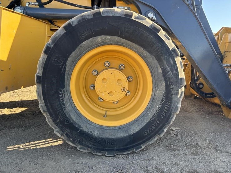 2020-john-deere-2020-image-31