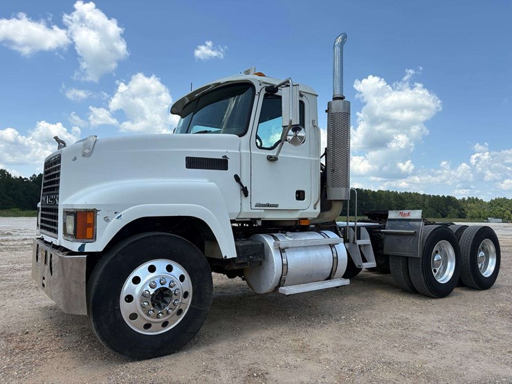 2005-mack-chn613-image-2