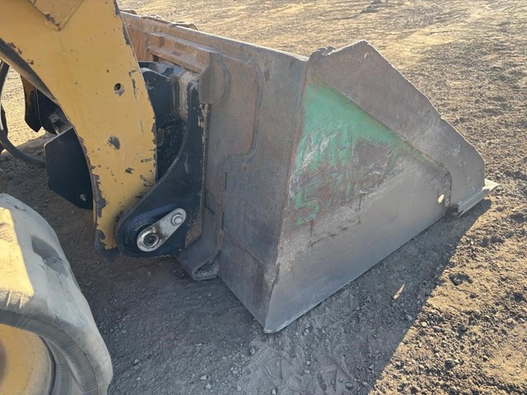 2016-caterpillar-259d-image-11