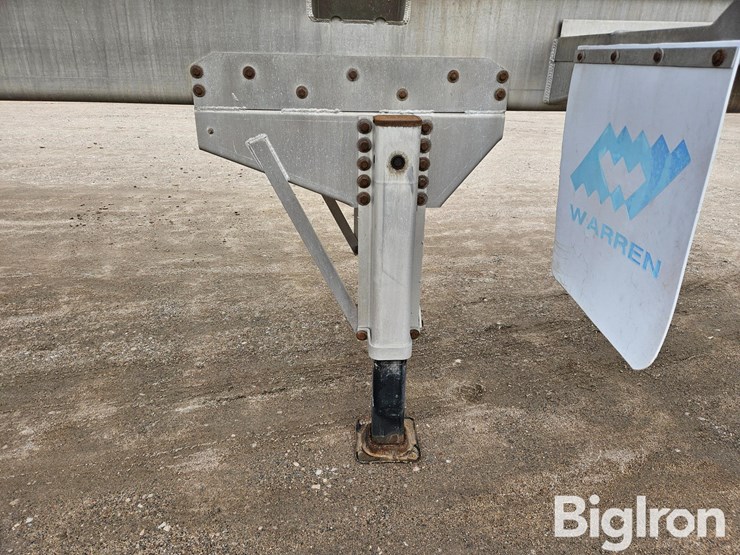 2018-warren-at-45-9-tri/a-bulk-aluminum-feed-trailer-image-16