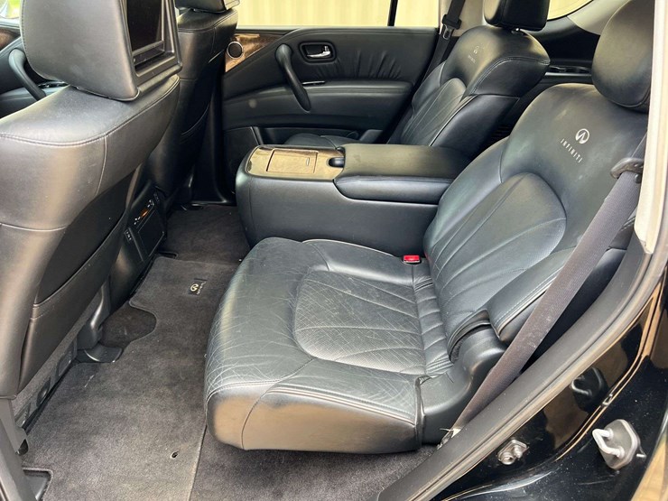 2012-infiniti-qx56-image-32