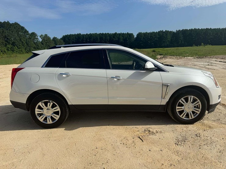 2014-cadillac-srx-image-7