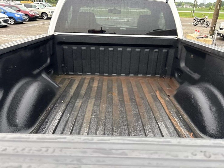 2010-ford-f150-xlt-image-13