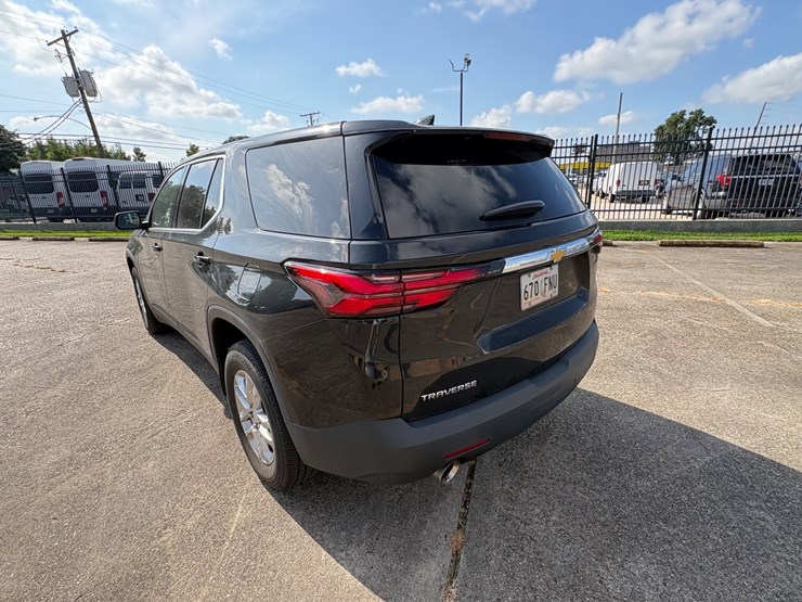 2022-chevrolet-traverse-image-17