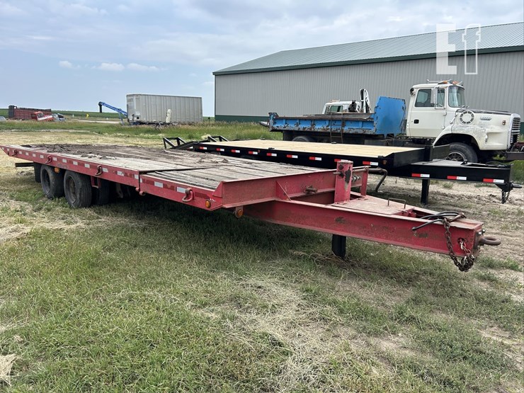 2000-custom-trailer-image-3