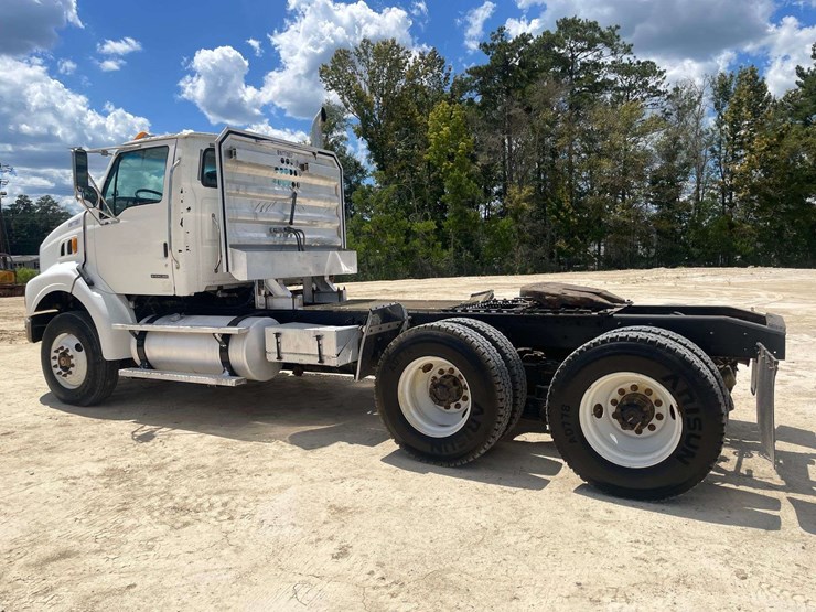2007-sterling-l9500-image-2