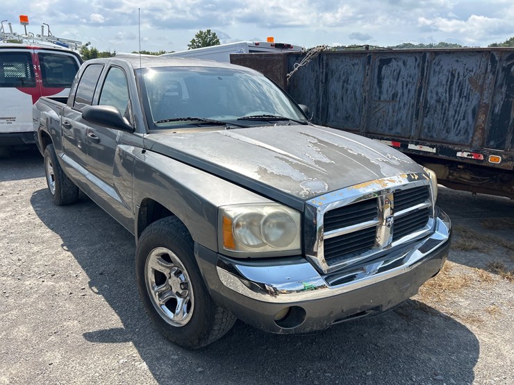 2007-dodge-dakota-image-1