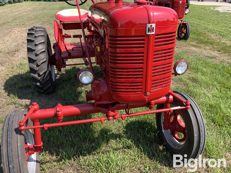 1953-mccormick-farmall-super-a-2wd-tractor-image-12