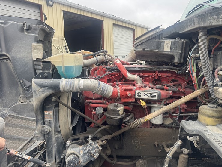 2019-peterbilt-579-image-5