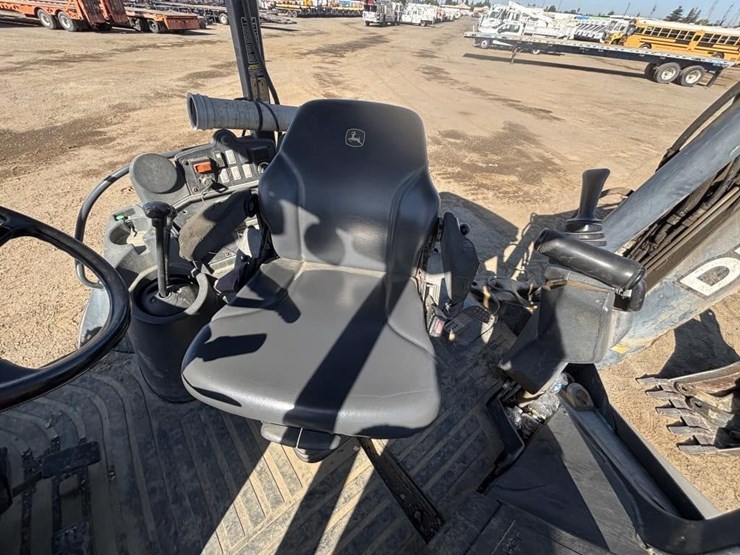 2007-deere-410j-image-35