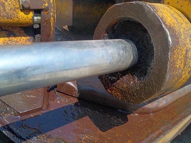 caterpillar-d4c-image-57