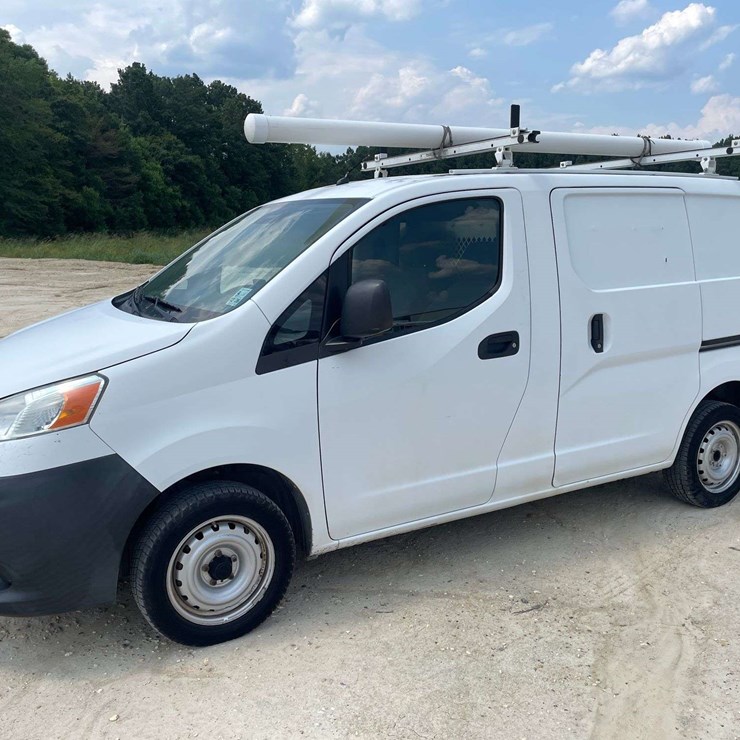 2015 NISSAN NV200