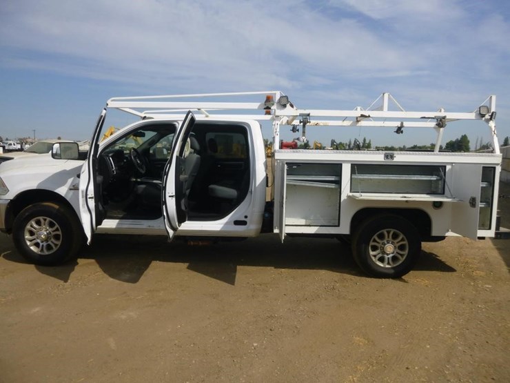 2016-dodge-ram-3500-image-7