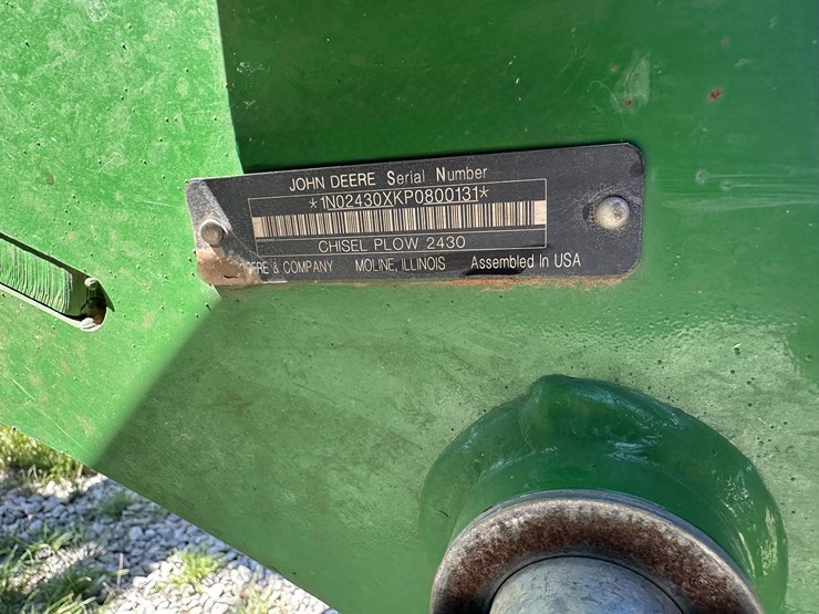 2023-john-deere-2430-image-13