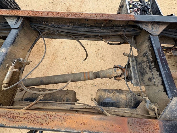 2008-kenworth-t300-image-24