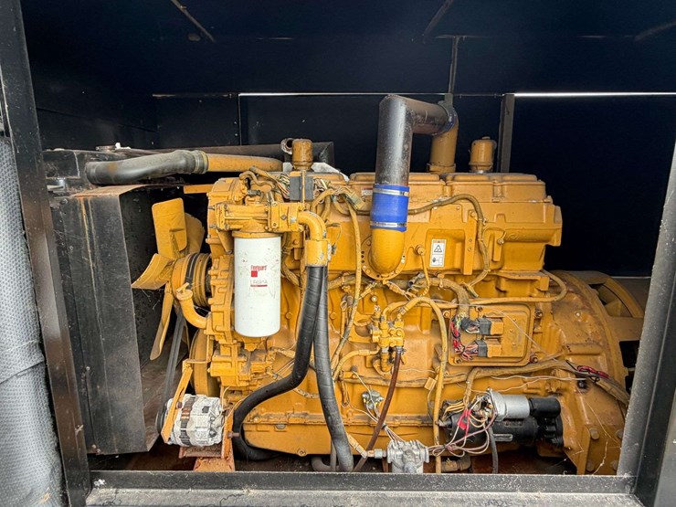caterpillar-400-kw-image-15