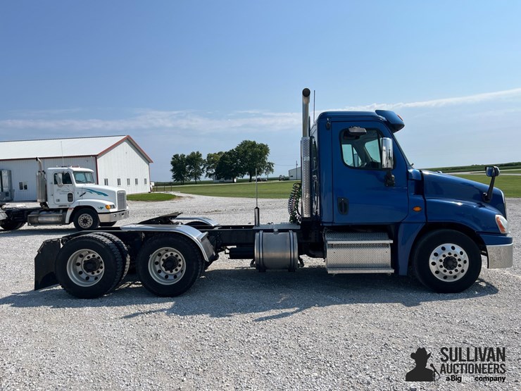 2015-freightliner-cascadia-125-image-5