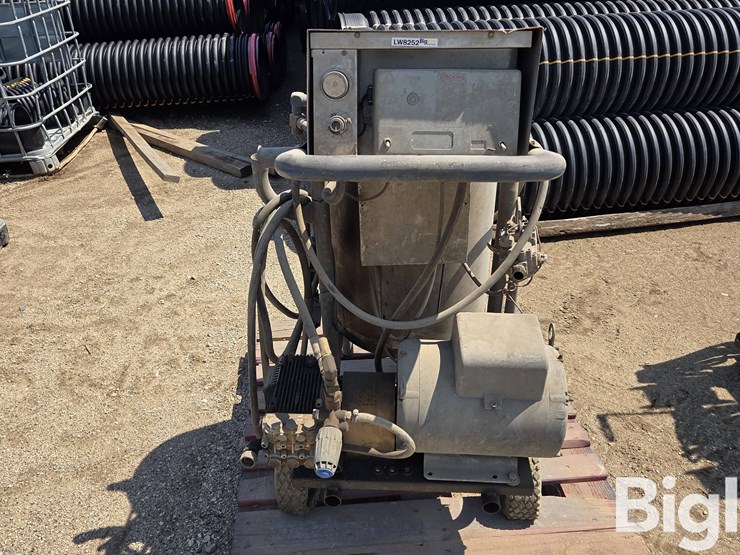 american-made-cleaners-hot-water-pressure-washer-image-2