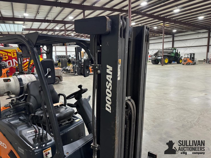 2019-doosan-gc20sc-9lp-forklift-image-11
