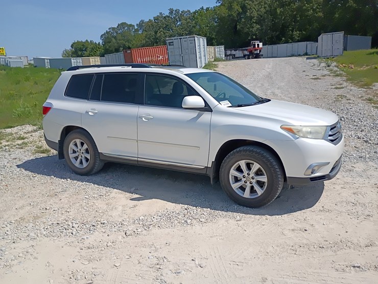 2012-toyota-highlander-image-11