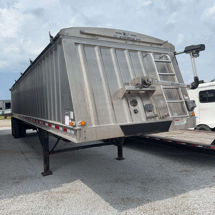 2012 Neville Aluminum hopper bottom semi-trailer, electric tarp w/remote, 2 spd doors, 2 owner & farmer owned, Newer brakes, ag hopper, air ride, 11R22.5, aluminum outer rims, w/hand crank, vin #1N9AH4025CM17S265