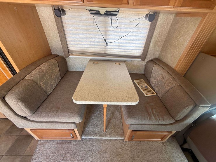 2007-chevrolet-express-"chateau"-(72,384-miles)-image-36
