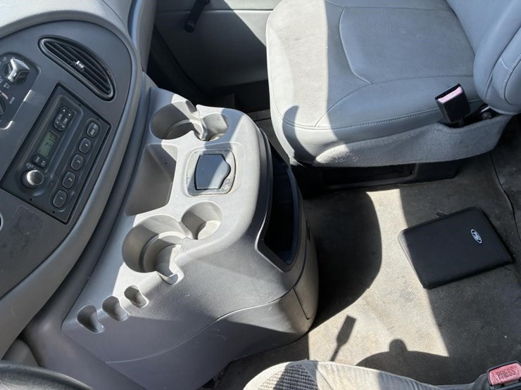 2005-ford-e350-sd-image-30