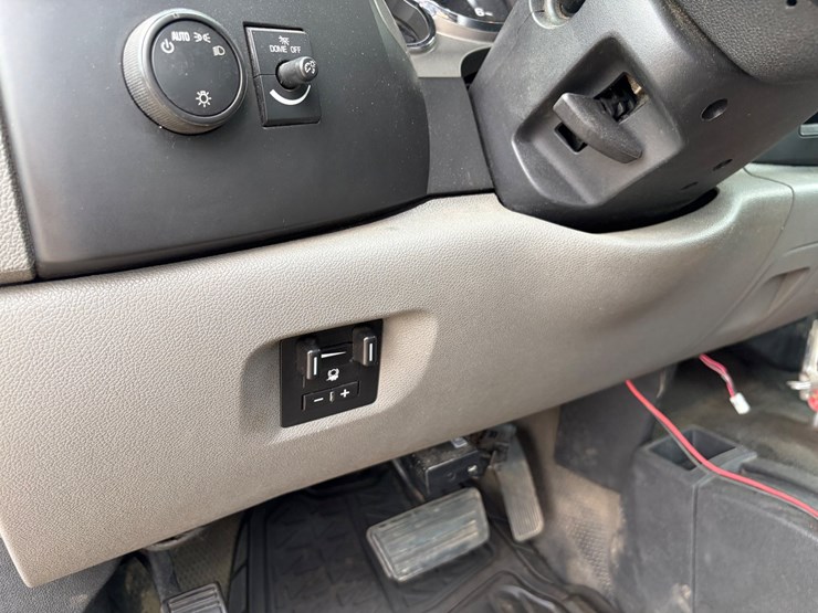 2012-chevrolet-3500-image-20