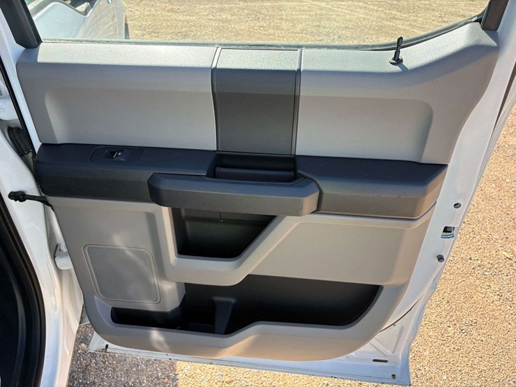 2017-ford-f150-image-24