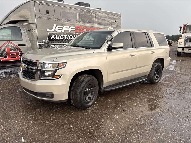 2017-chevrolet-tahoe-image-1