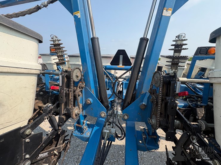 kinze-3200-image-18