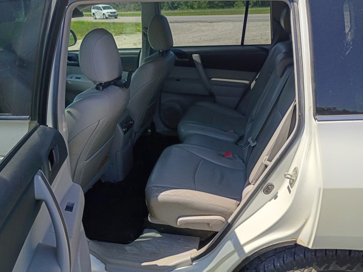 2012-toyota-highlander-image-53