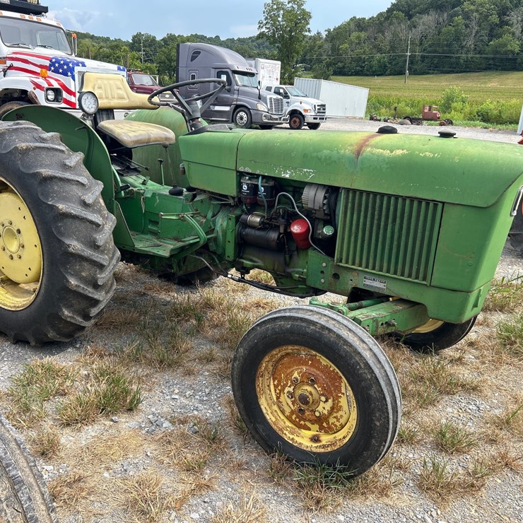 JOHN DEERE 820