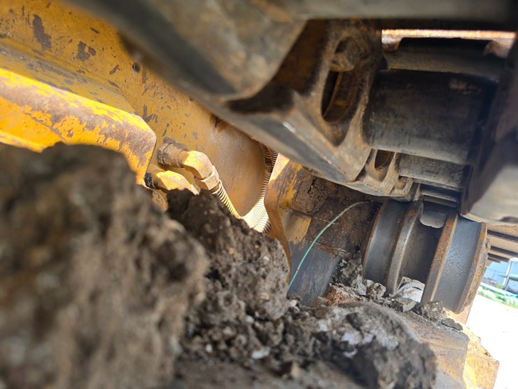 caterpillar-953d-image-40