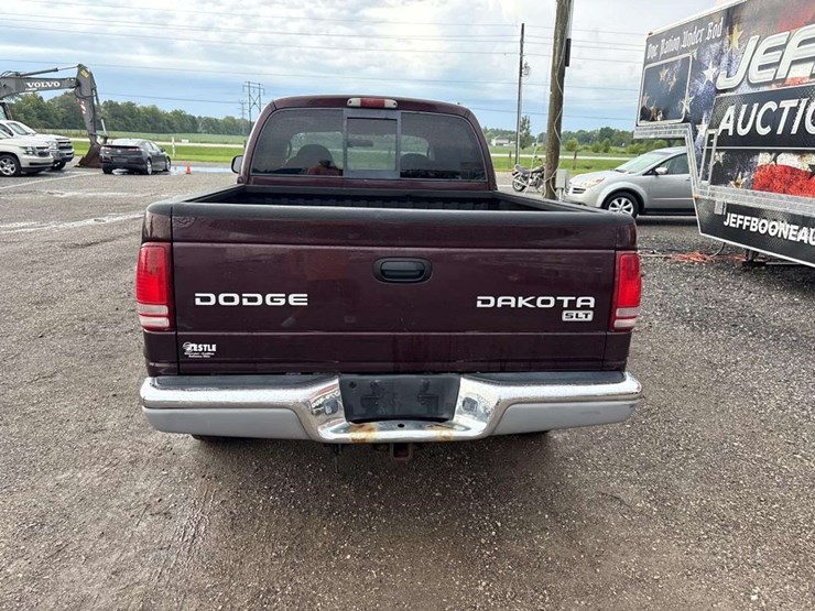 2004-dodge-dakota-image-3