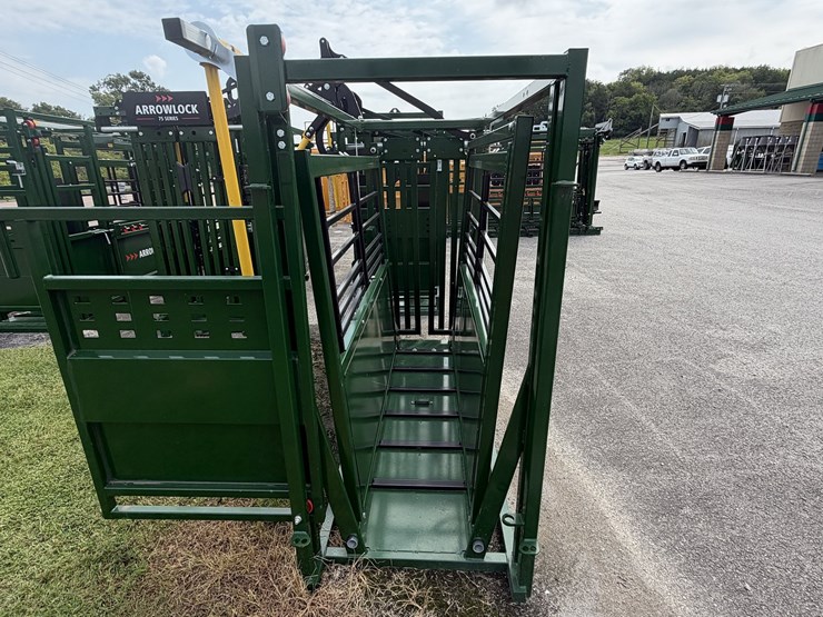 new/unused-arrowquip-easylock-33-series-chute-image-3