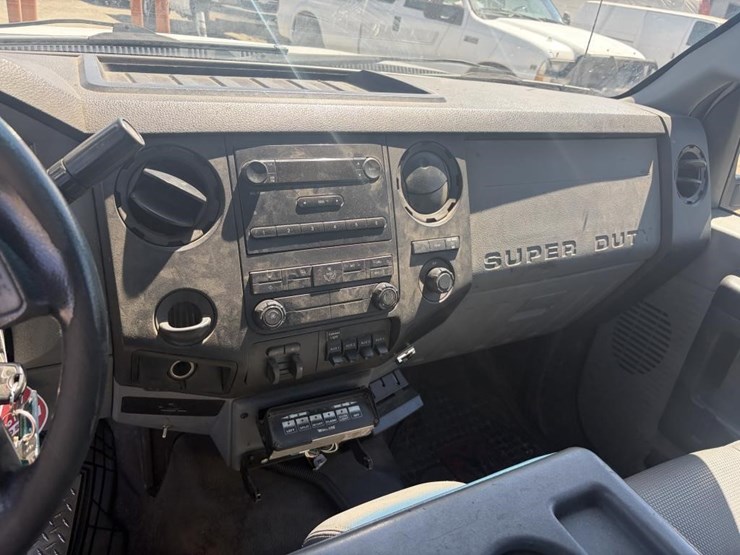 2014-ford-f350-image-15