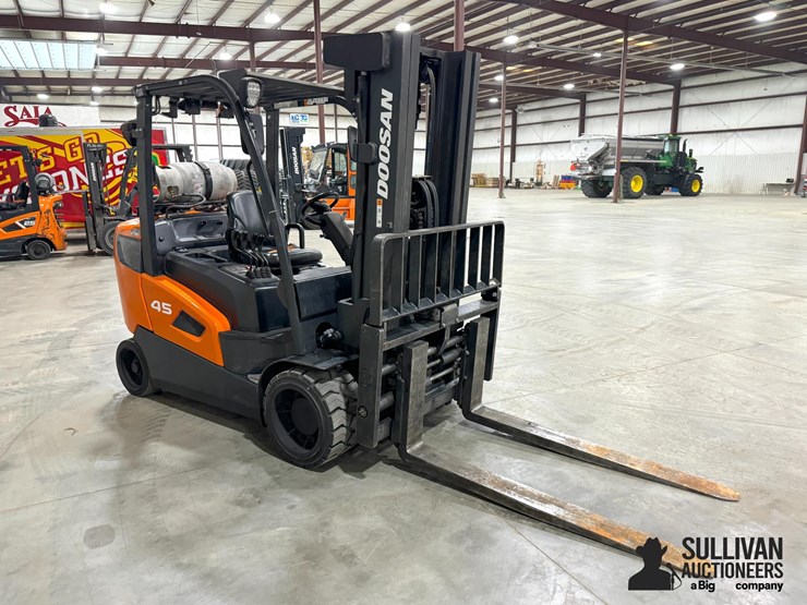 2020-doosan-gc45s-9-forklift-image-3