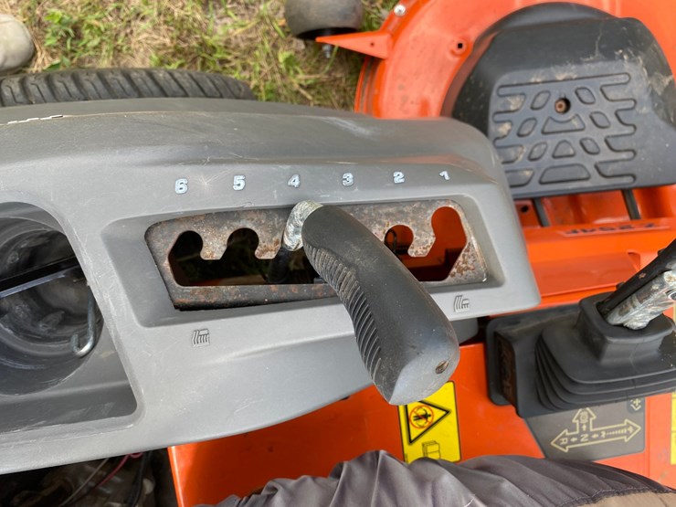 #7956-•-husqvarna-z254f-zero-turn-lawn-mower-image-10