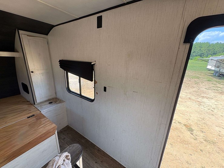 2022-heartland-trailrunner-29'-bumper-pull-travel-trailer-image-28