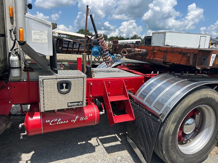 1986-peterbilt-359-image-9