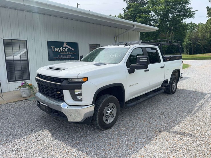 2020-chevrolet-silverado-4-x-4-truck-image-1