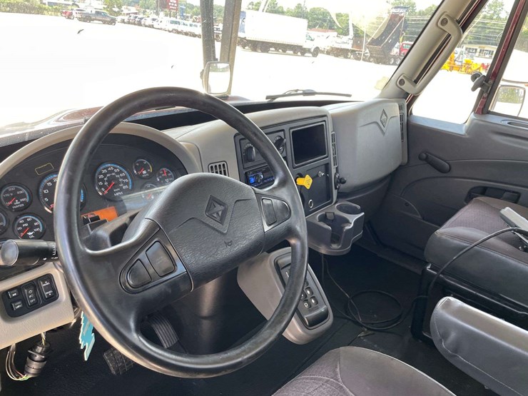 2012-international-durastar-4300-image-11