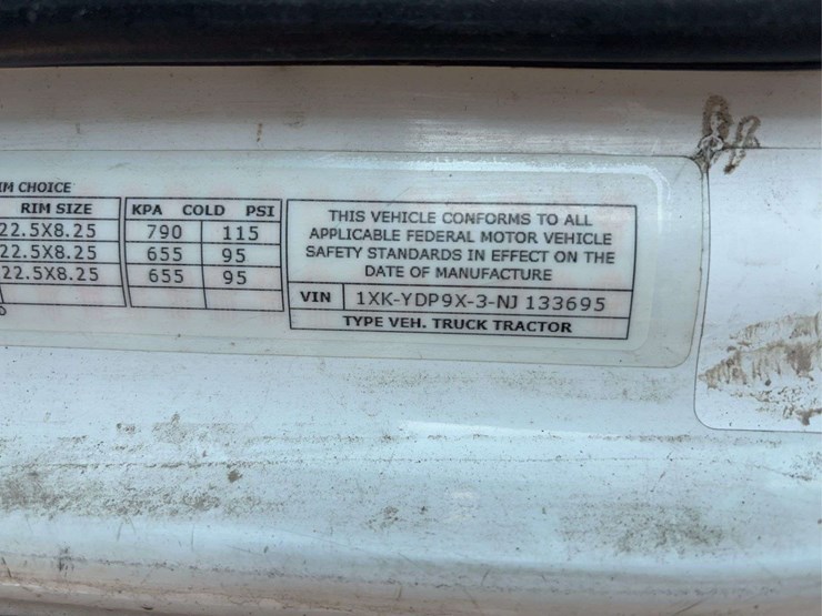 2022-kenworth-t680-image-11