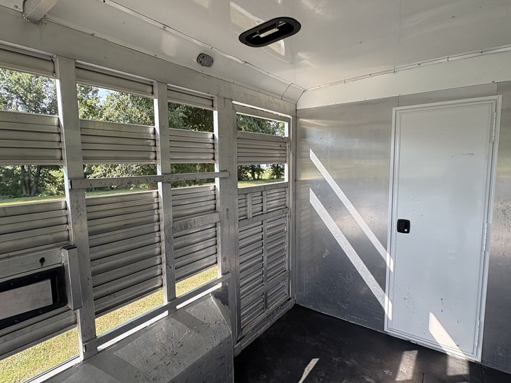2018-bison-8011ldstlt-stock-combo-living-quarters-trailer-image-25