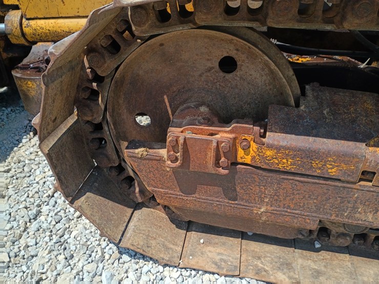 caterpillar-d4c-image-42